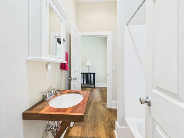 $695,000 | 295 Kipling Circle South, Eddyville, KY 42038