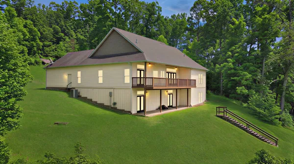 $695,000 | 295 Kipling Circle South, Eddyville, KY 42038
