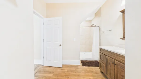 $975,000 | 295 Kipling Circle South, Eddyville, KY 42038