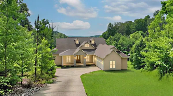$695,000 | 295 Kipling Circle South, Eddyville, KY 42038