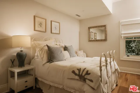 $6,980,000 | 401 Ocean Avenue, Unit 2, Santa Monica, CA 90402