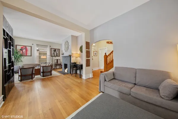 $5,000 | 311 South Ridgeland Avenue, Oak Park, IL 60302