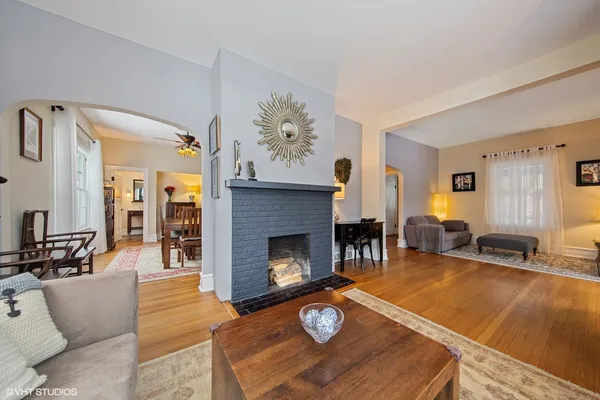 $5,000 | 311 South Ridgeland Avenue, Oak Park, IL 60302