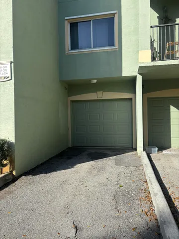 $3,000 | 350 Crestwood Circle, Unit 106, Royal Palm Beach, FL 33411