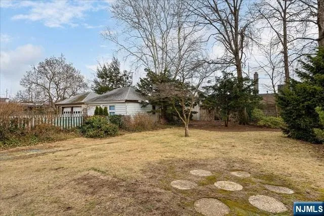 $2,200 | 20 Dankoff Avenue, Unit 1, Wallington, NJ 07057