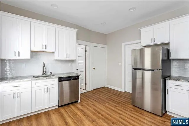 $2,200 | 20 Dankoff Avenue, Unit 1, Wallington, NJ 07057