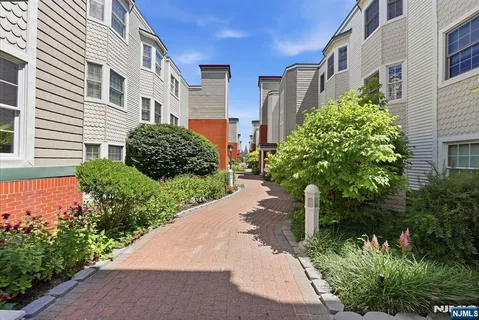 $439,000 | 242 The Promenade, Unit 242, Edgewater, NJ 07020