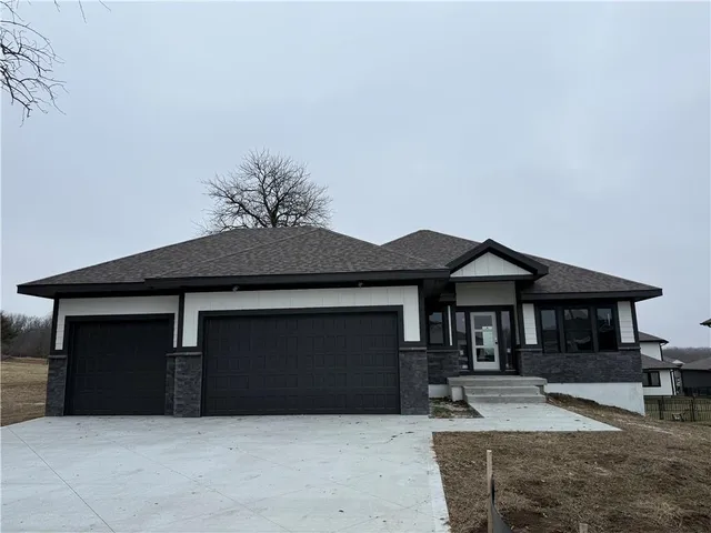 $699,850 | 3222 Southwest Enoch Street, Lee's Summit, MO 64082