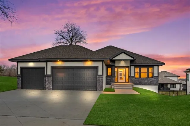 $699,850 | 3222 Southwest Enoch Street, Lee's Summit, MO 64082