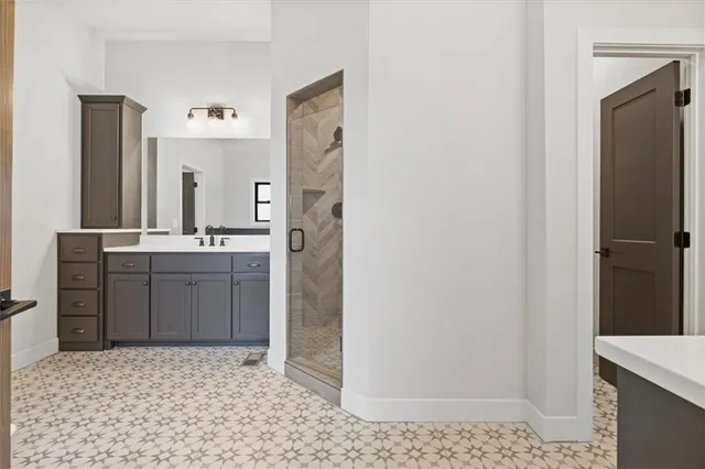 $699,850 | 3222 Southwest Enoch Street, Lee's Summit, MO 64082