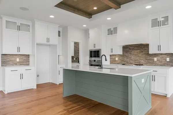 $698,500 | 3222 Southwest Enoch Street, Lee's Summit, MO 64082