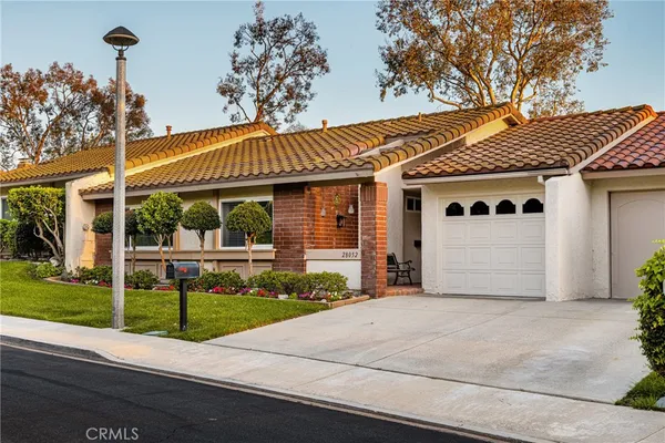 $715,000 | 28052 Vía Herrera, Mission Viejo, CA 92692
