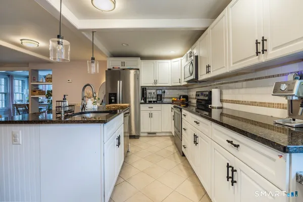 $599,900 | 33 Jerusalem Hill, Trumbull, CT 06611