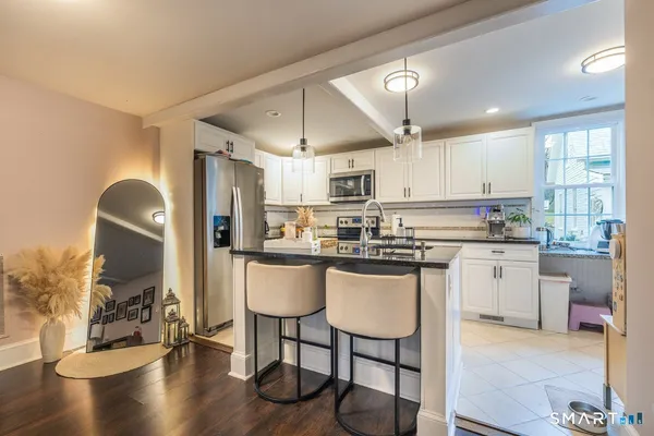 $599,900 | 33 Jerusalem Hill, Trumbull, CT 06611