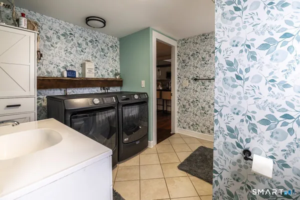 $599,900 | 33 Jerusalem Hill, Trumbull, CT 06611