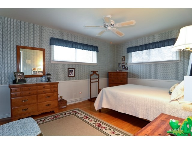 1002 Waverly Road Glen Ellyn, IL 60137 - Photo 7 of 10