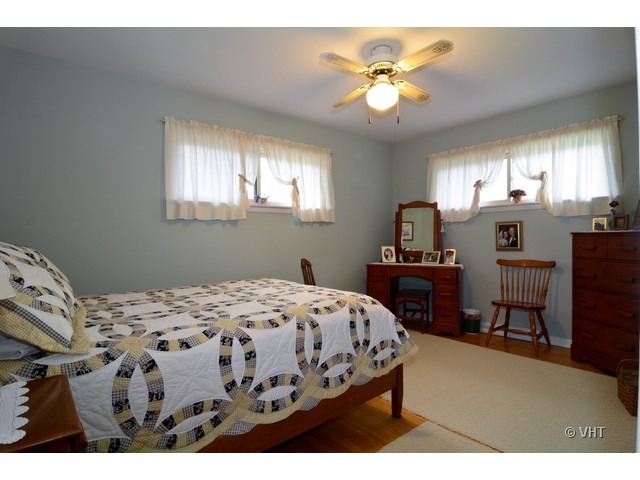 1002 Waverly Road Glen Ellyn, IL 60137 - Photo 9 of 10