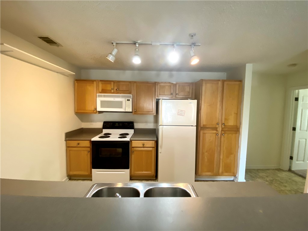 1301 Harts Ridge Drive Seneca, SC 29678 - Photo 8 of 18 Gallery Image 8
