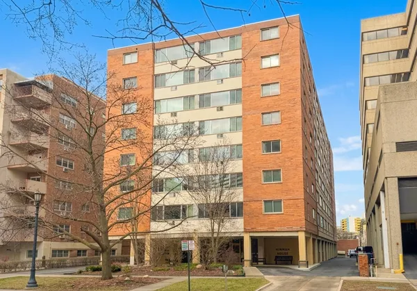 $329,000 | 1516 Hinman Avenue, Unit 603, Evanston, IL 60201