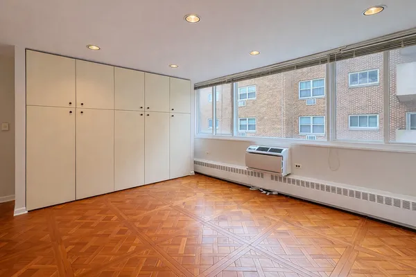 $329,000 | 1516 Hinman Avenue, Unit 603, Evanston, IL 60201