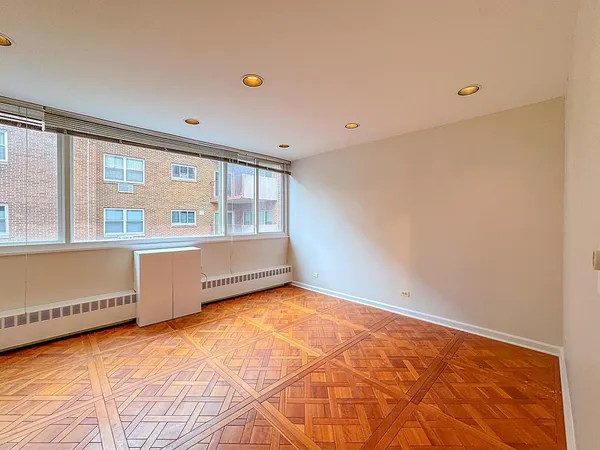 $329,000 | 1516 Hinman Avenue, Unit 603, Evanston, IL 60201