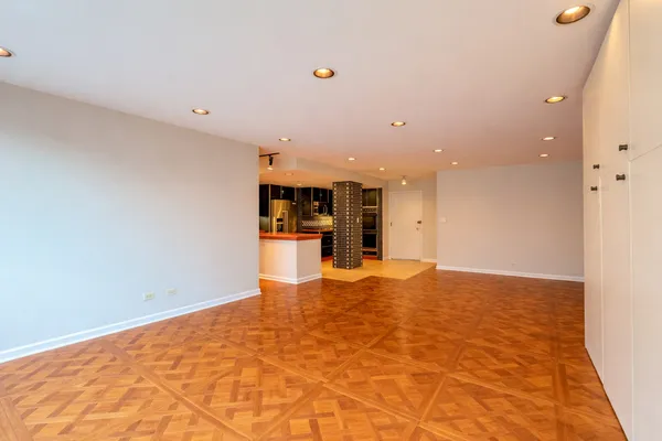 $329,000 | 1516 Hinman Avenue, Unit 603, Evanston, IL 60201