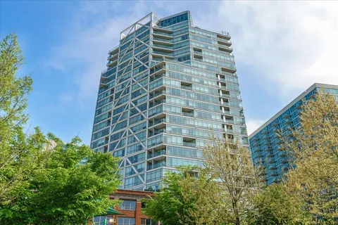$699,900 | 510 West Erie Street, Unit 1801, Chicago, IL 60654