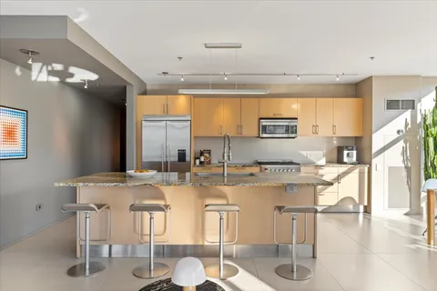 $699,900 | 510 West Erie Street, Unit 1801, Chicago, IL 60654