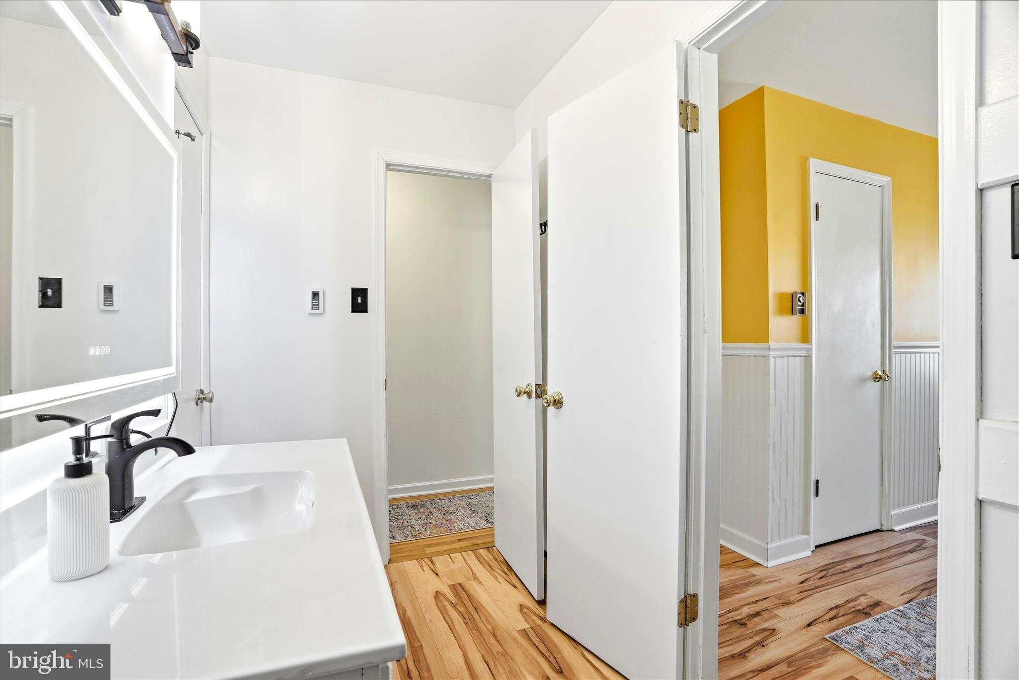 7625 Mountain Laurel Road Boonsboro, MD 21713 - Photo 16 of 47 En-Suite and Hall Bath