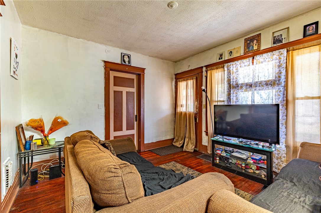 791 Norton Street Rochester, NY 14621 - Photo 9 of 46
