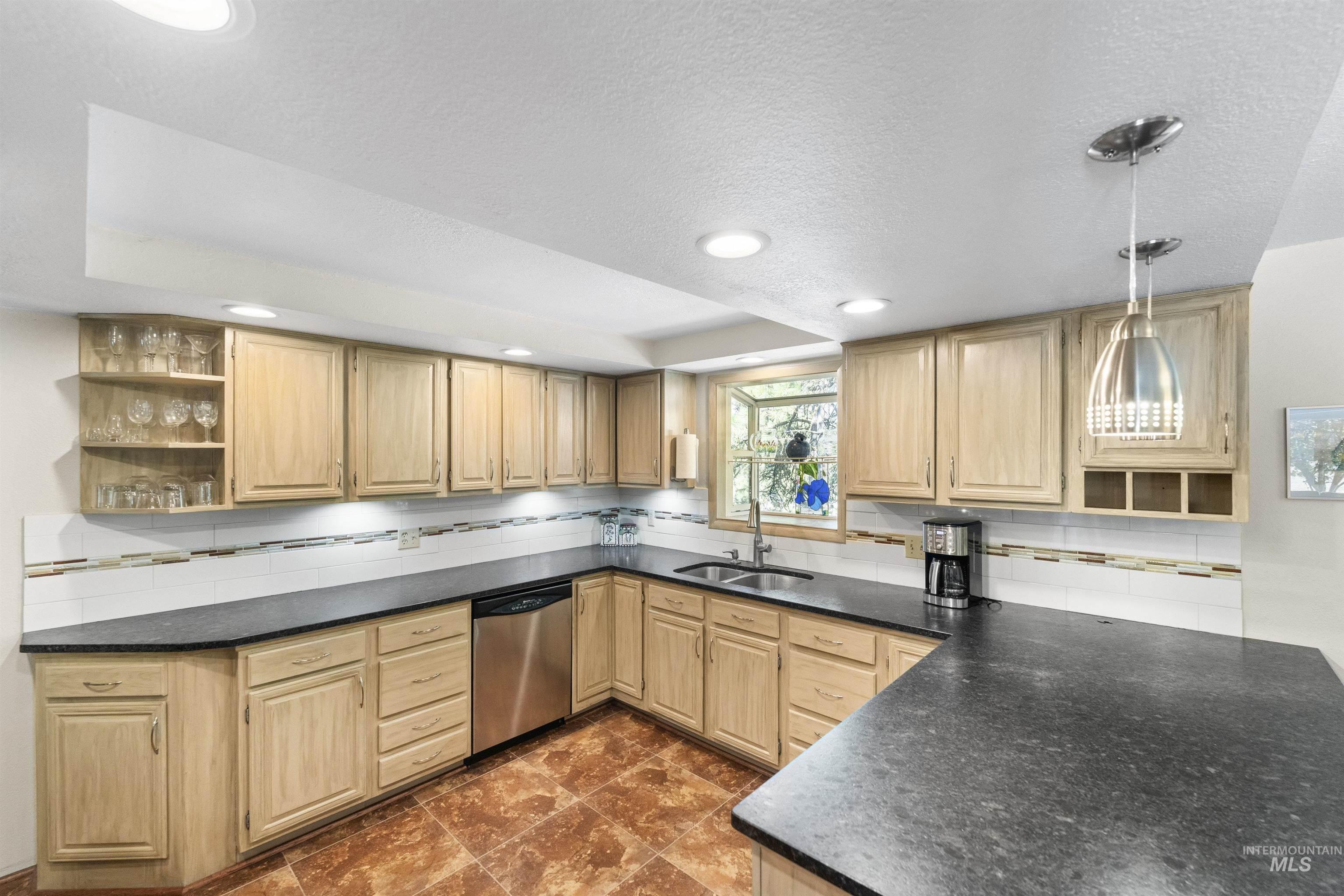 108 Gardner Place Cascade, ID 83611 - Photo 19 of 44