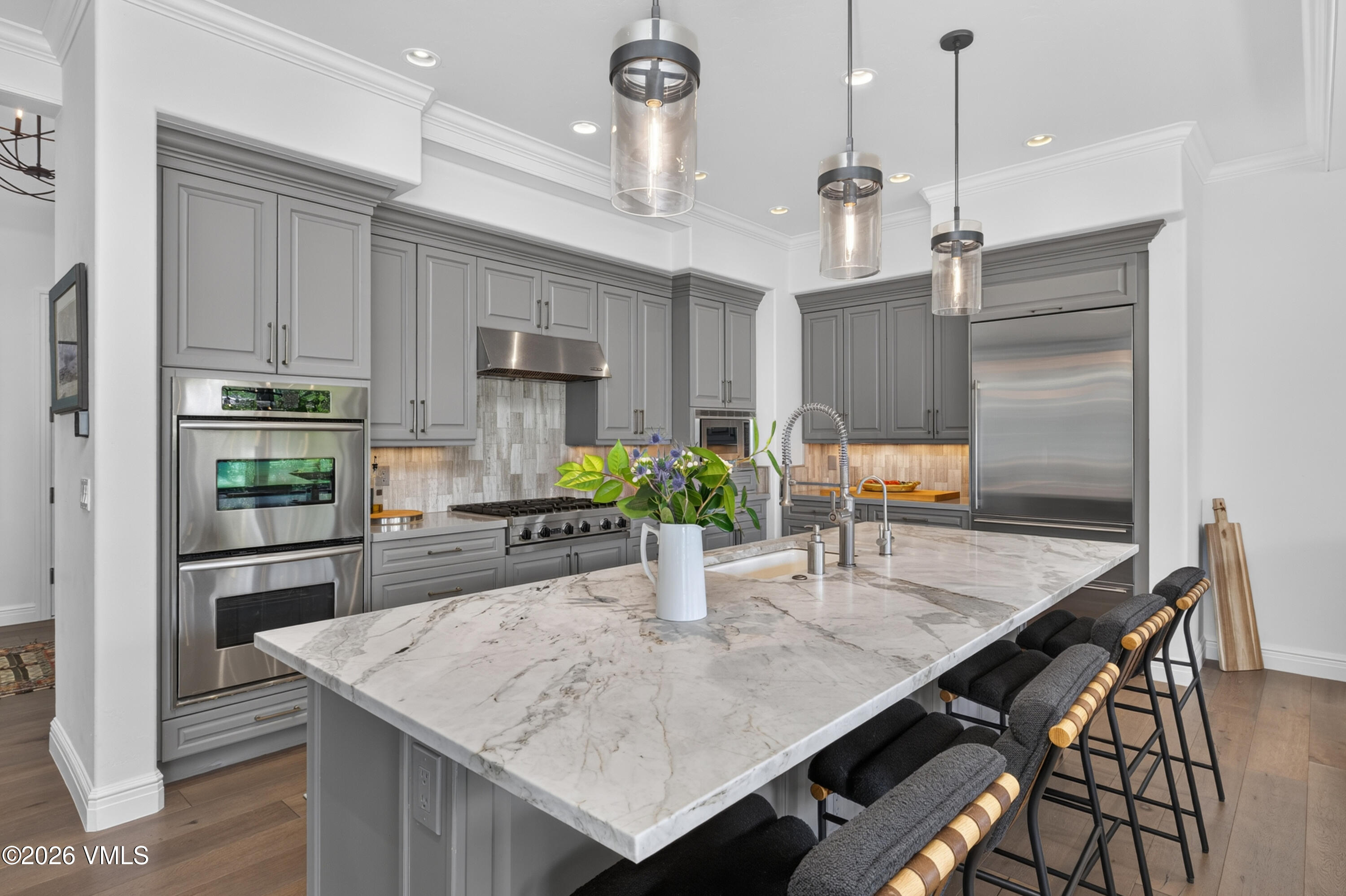1121 Berry Creek Road, Unit A1 Edwards, CO 81632 - Photo 2 of 40 Open and bright kitchen