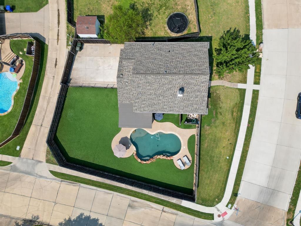 2052 Diamond Ridge Drive Carrollton, TX 75010 - Photo 8 of 40