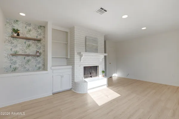 $1,300 | 121 Courtney Drive, Duson, LA 70529