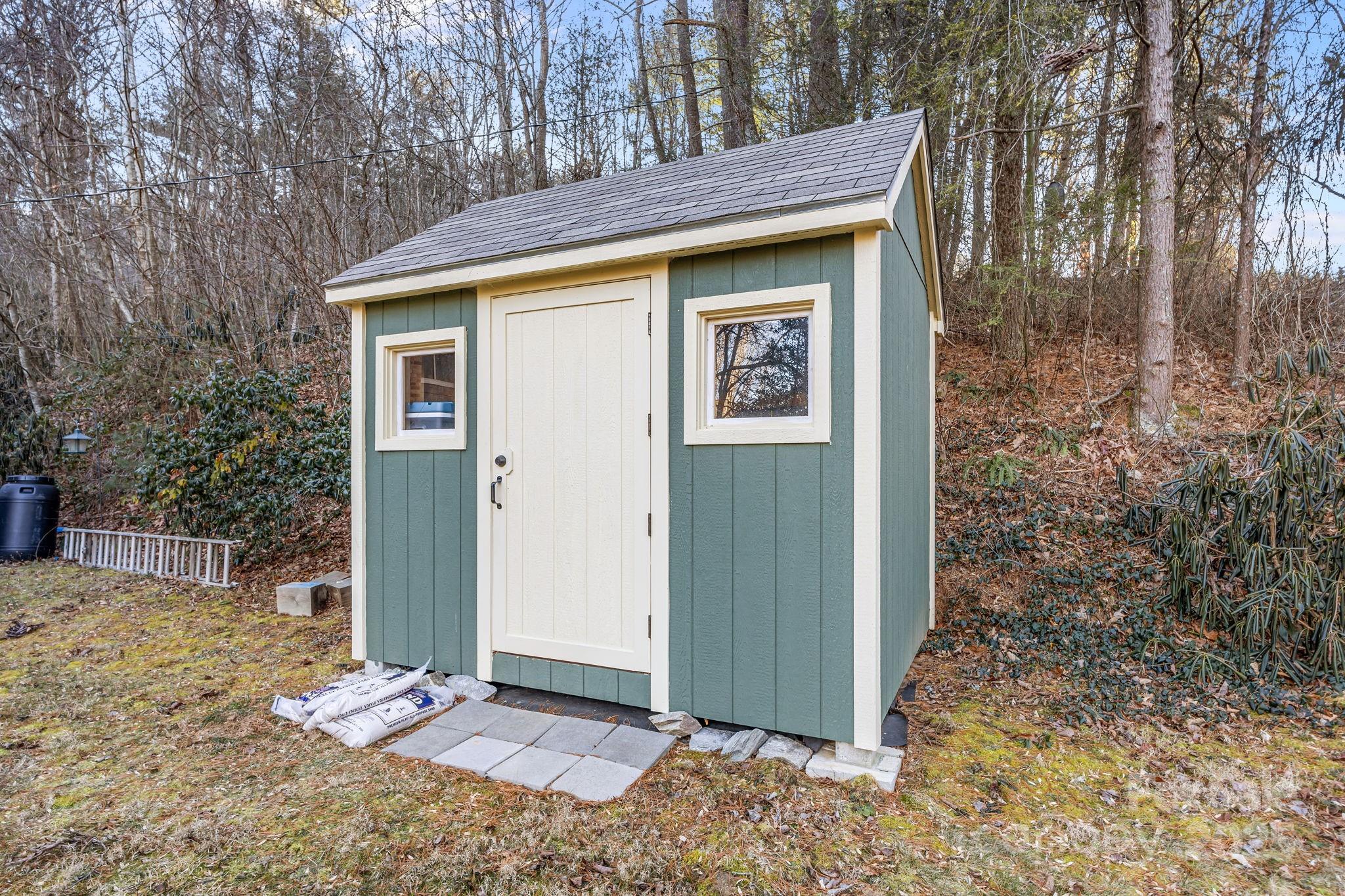 2144 Wilson Road Asheville, NC 28806 - Photo 25 of 27 a view of house with small space