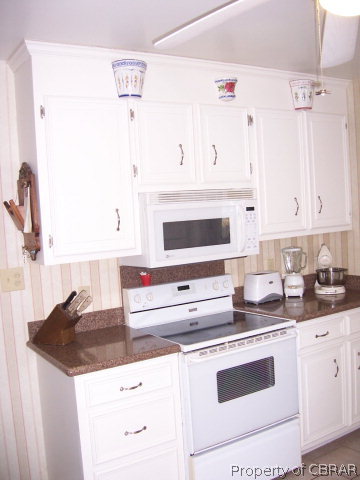 1425 Laurens Road Gloucester Point, VA 23062 - Photo 11 of 25