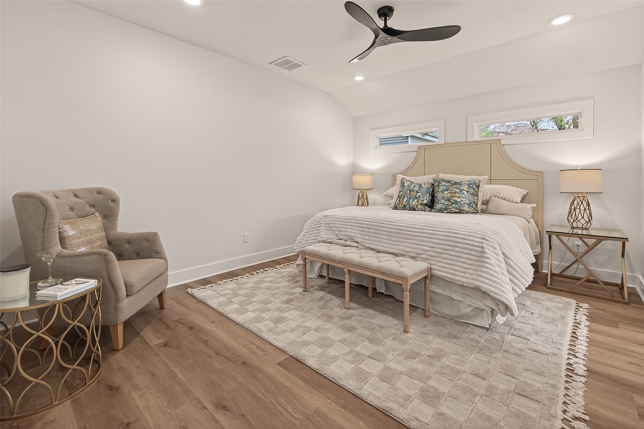 906 Eleanor Street Houston, TX 77009 - Photo 30 of 36 Now the primary! This is part of the expansion of this home!