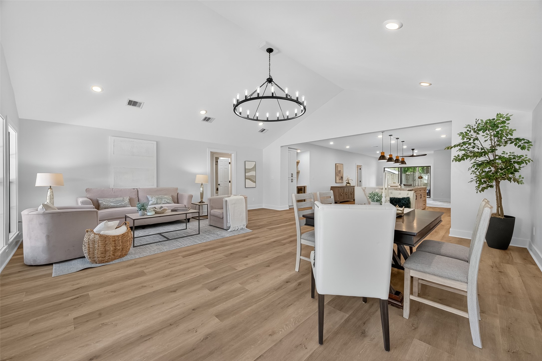 906 Eleanor Street Houston, TX 77009 - Photo 3 of 47 Open concept and vaulted ceilings!