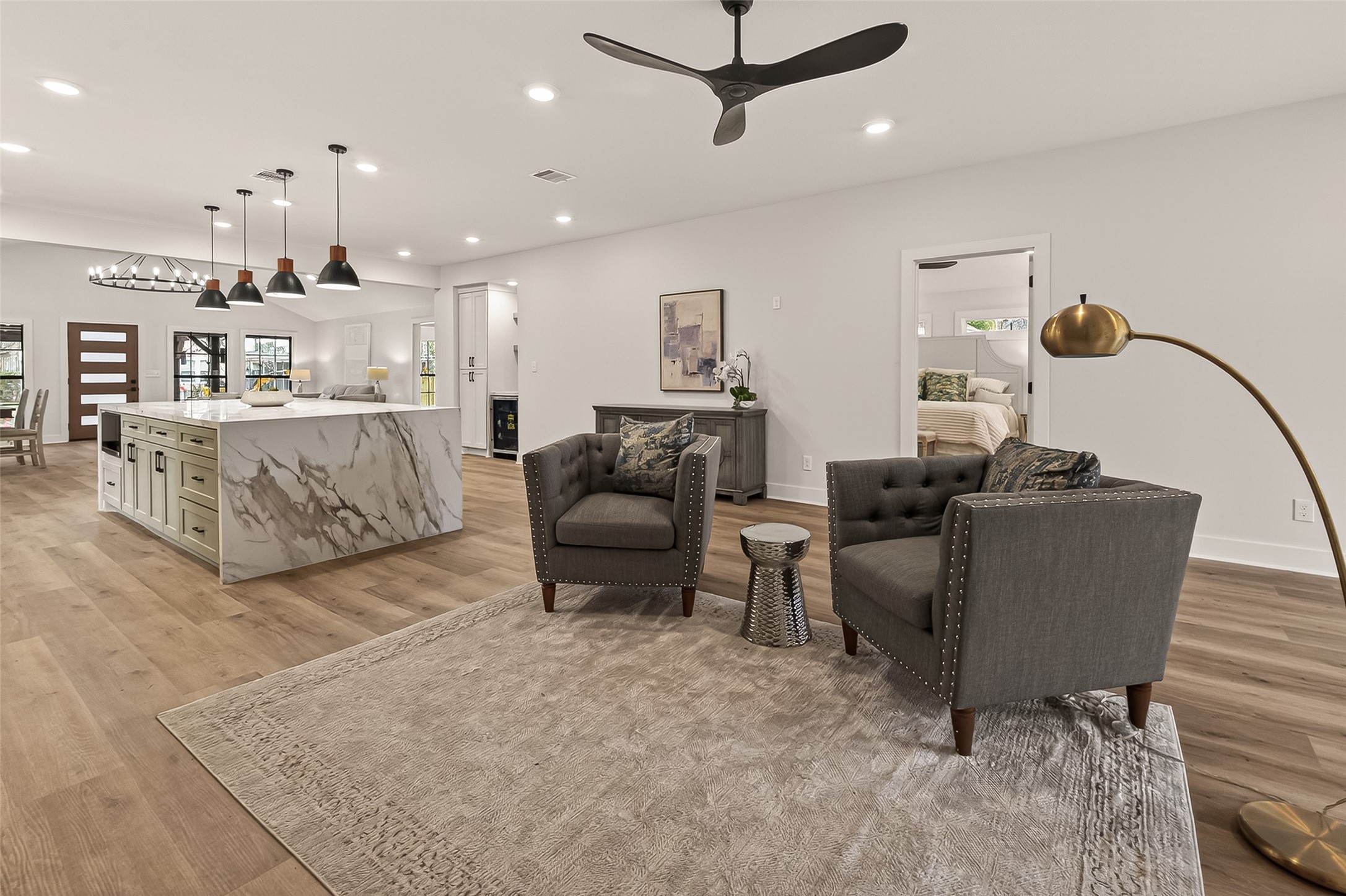 906 Eleanor Street Houston, TX 77009 - Photo 4 of 36 Totally open concept!