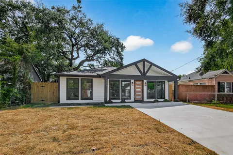 $589,000 | 906 Eleanor Street, Houston, TX 77009