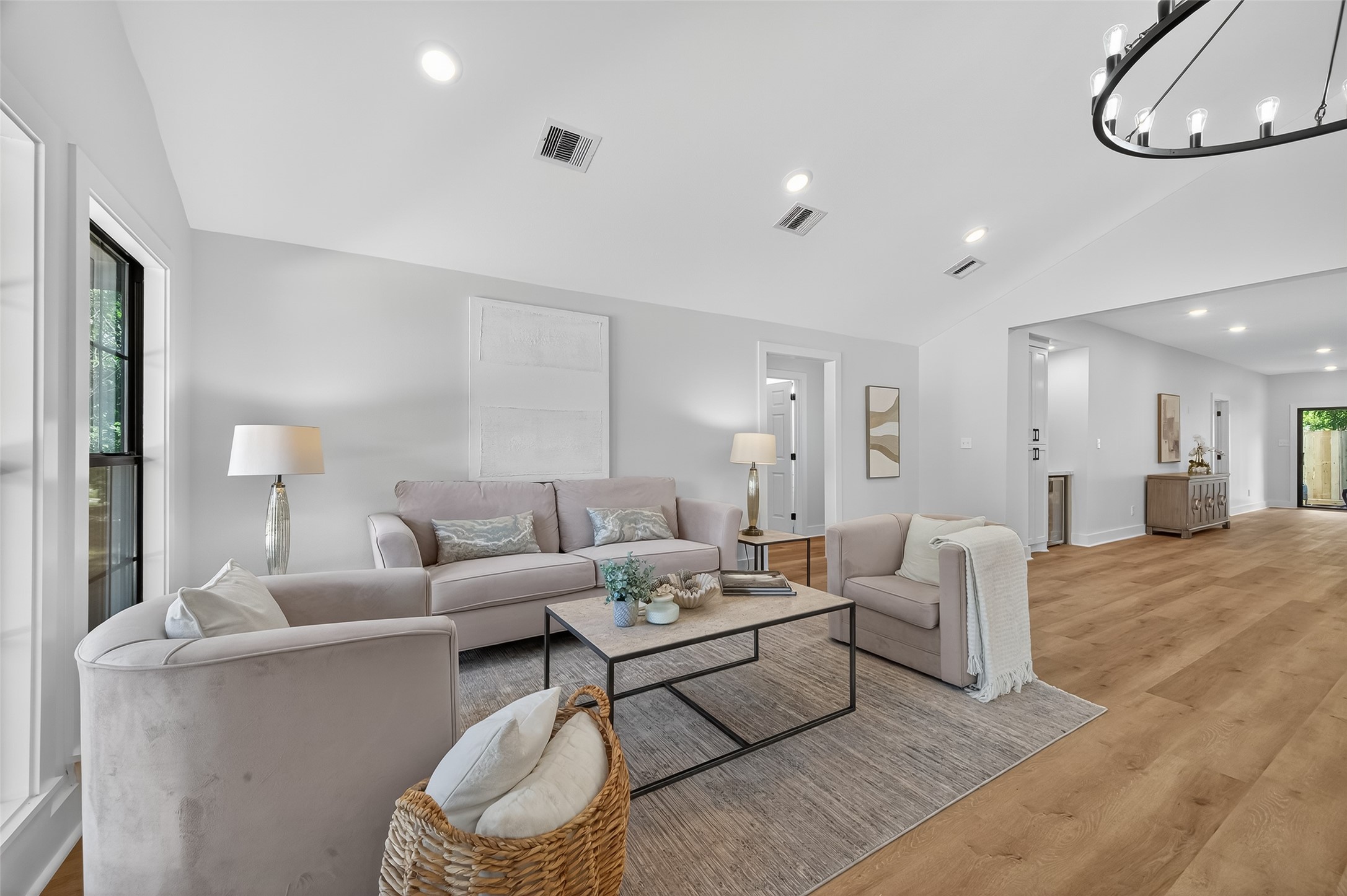 906 Eleanor Street Houston, TX 77009 - Photo 8 of 47 This space could be a more formal family space.