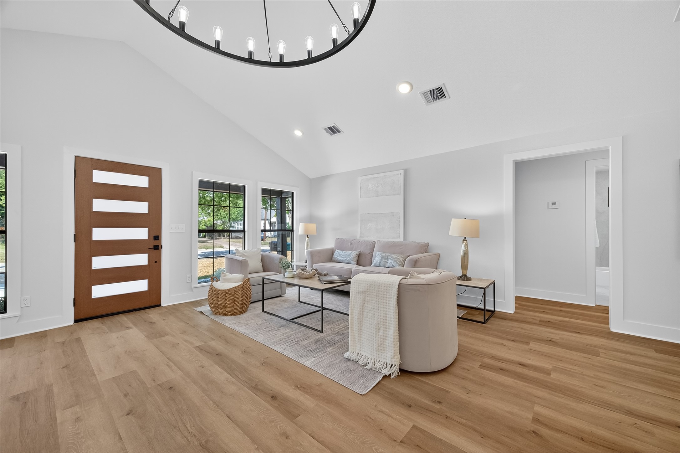 906 Eleanor Street Houston, TX 77009 - Photo 9 of 47 Could be a home work space - you can decide!