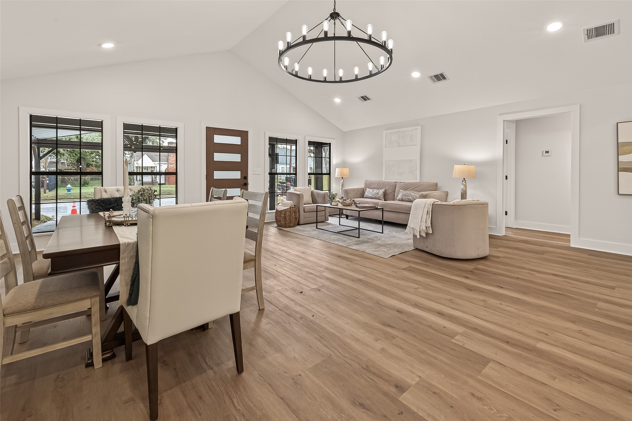 906 Eleanor Street Houston, TX 77009 - Photo 10 of 36 a living room with furniture and wooden floor