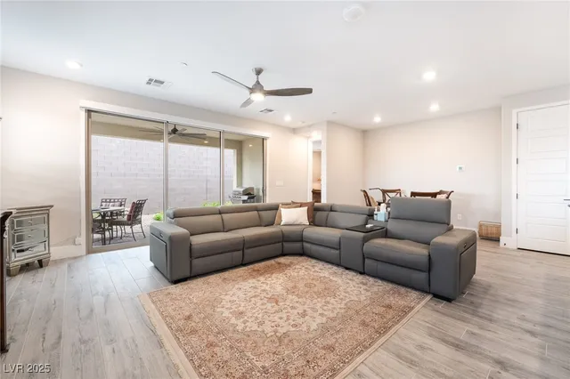 $485,000 | 9553 Jadeite Lane, Las Vegas, NV 89143