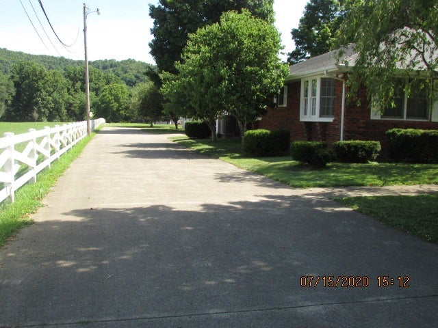 1850 Martha Road Barboursville, WV 25504 - Photo 4 of 28 Gallery Image 4