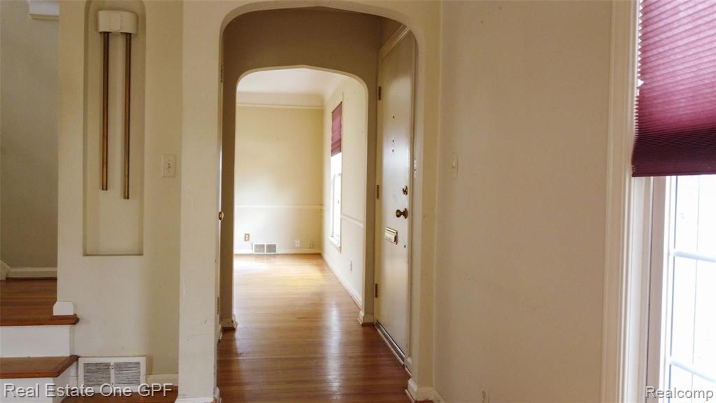 1325 Torrey Road Grosse Pointe Woods, MI 48236 - Photo 7 of 38