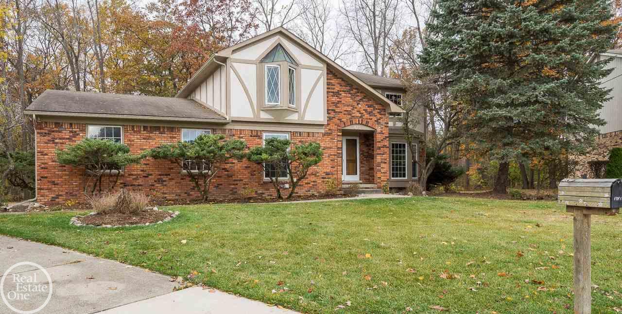 815 Mayfair Court Rochester Hills, MI 48309 - Photo 2 of 26