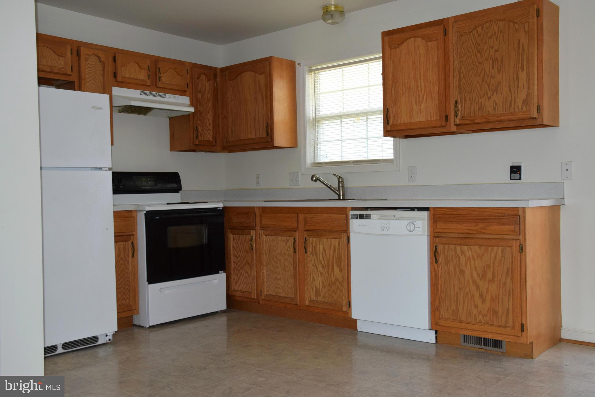 109 North Marshall Street Ranson, WV 25438 - Photo 10 of 24 Kitchen