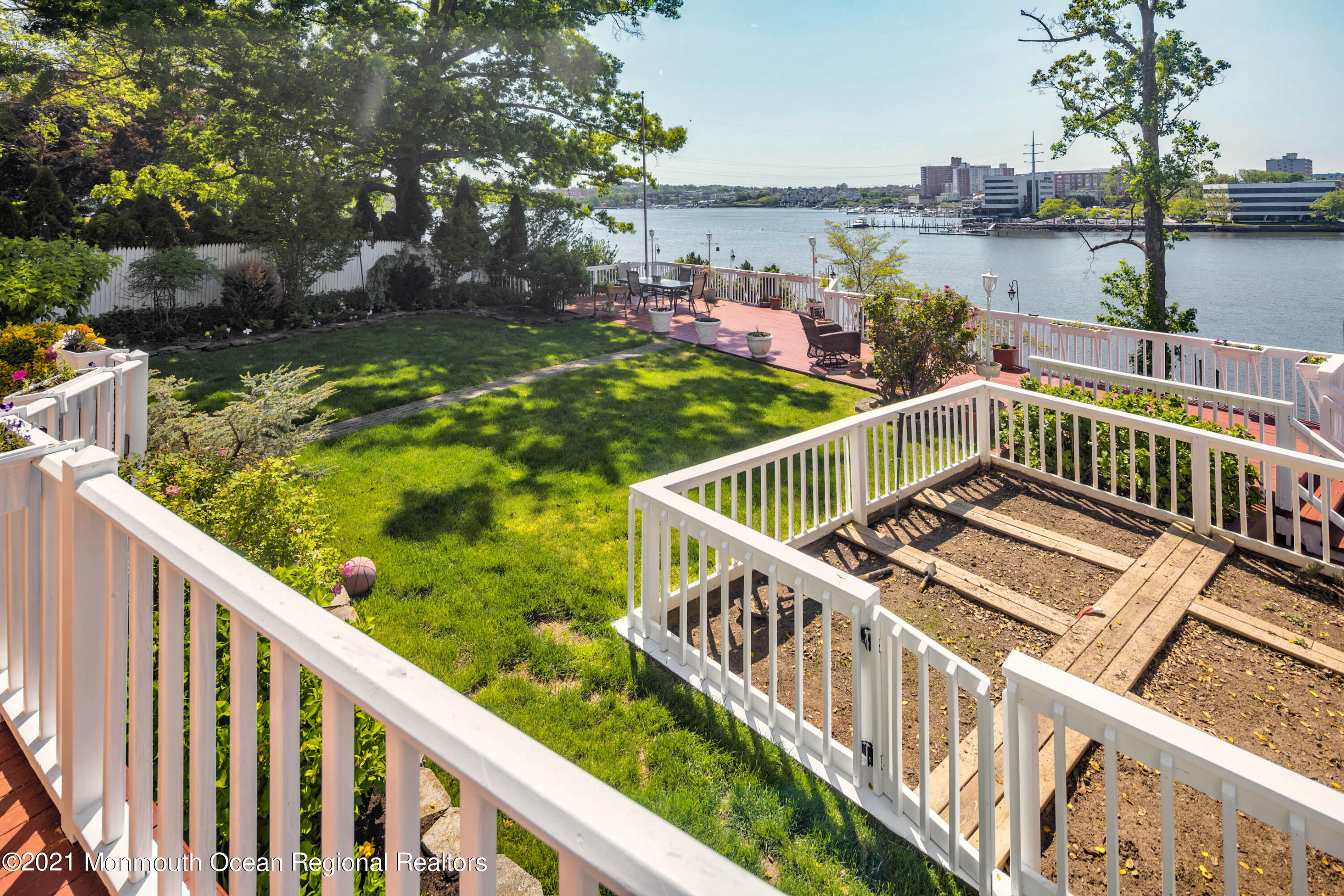 38 Conover Lane Red Bank, NJ 07701 - Photo 52 of 65 15_Back Deck-14