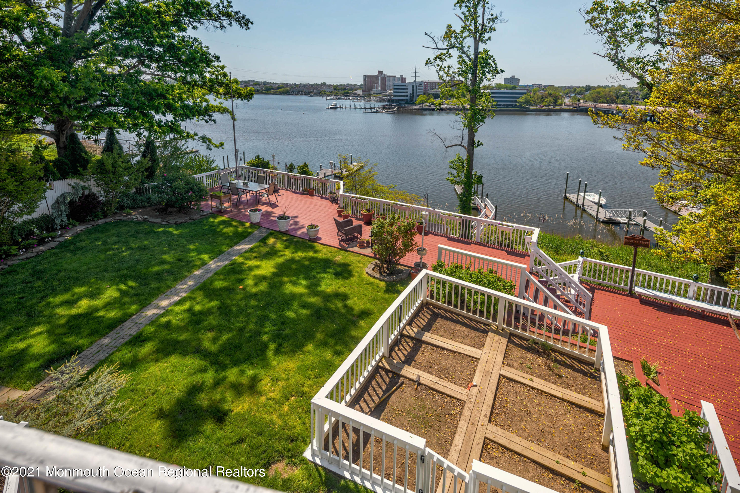 38 Conover Lane Red Bank, NJ 07701 - Photo 56 of 65 19_Back Deck-18